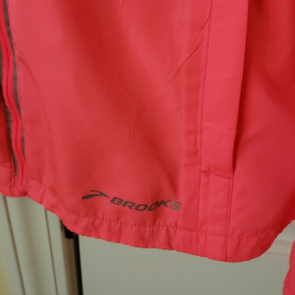 Running jacket - Picture 2 of 3